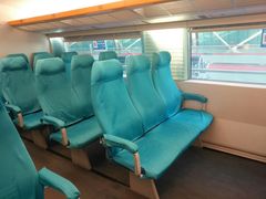 -龙阳路磁悬浮列车总站-停车场