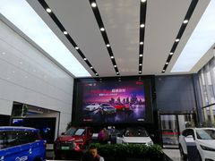 -上海华裕比亚迪4S店