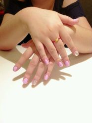 淡紫色，灯光下有点粉紫啦~-娃娃美甲wawa nail salon