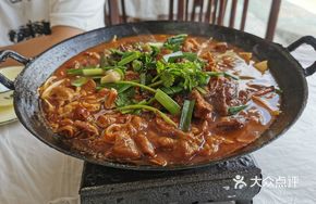 Offal and Beef Tripe Hot Pot