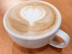 -新华里咖啡书吧(新华书店小寨店)