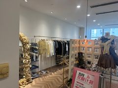 -眷顾自助服装工作室(中南金石国际广场A座店)