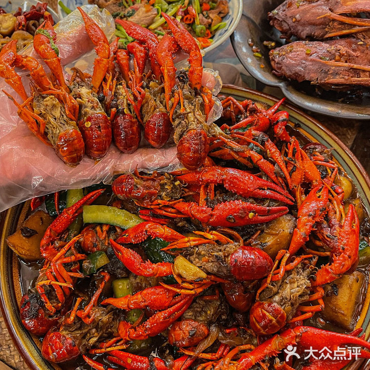 在杭州每年都吃的小龙虾江湖菜馆！一定要去吃！