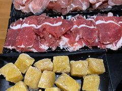 -果松木炭酸菜铜火锅·外婆参鸡汤