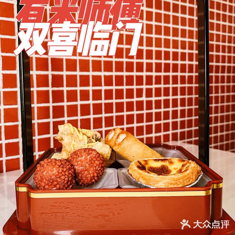 让美食博主念念不忘的煲仔饭竟然是…
