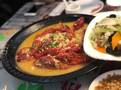 秘制蒜蓉小龙虾-金陵暴走小龙虾·迷踪蟹(凯德MALL店)