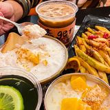 简直太精致了舍不得把它吃掉。香水椰子沙冰