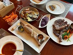 -东西风牛排馆周末烧烤自助(首都机场希尔顿店)