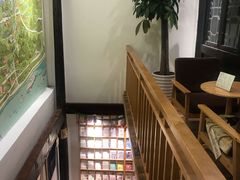 -猫的天空之城概念书店(杭州南宋御街店)