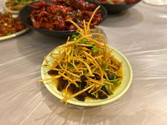 馓子拌皮蛋-巴厘龙虾·榜首油焖大虾(洞庭·艺术洋房店)