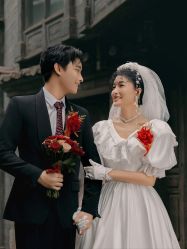 -喜爱高定婚纱摄影