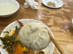 -胡成记口蘑龙眼包子(盐道街店)