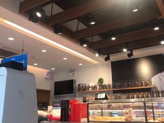 面包甜点陈列柜-金凤成祥(东直门现烤面包店)