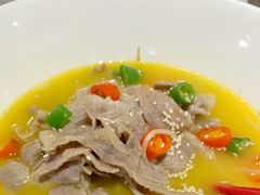酸汤金菇肥牛-和记小菜(东方店)