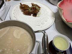 -红鼎豆捞·非遗鲍皇汤火锅(宝丰路店)