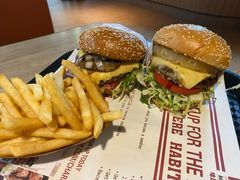 -The Habit Burger Grill 哈比特汉堡(复兴soho店)