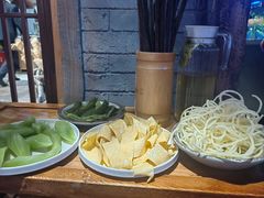 -城墙拐拐火锅(三峡广场黑金冠店)