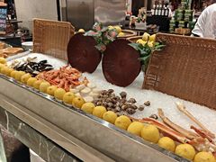 -广州万富希尔顿酒店·感趣自助餐厅·金秋蟹宴生蚝海鲜刺身