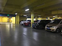 -欧尚超市苏州店停车场(金鸡湖路店)
