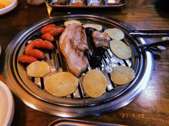 厚切五花肉-·缸桶屋·韩式牛肋条自助烤肉(西湖D11店)