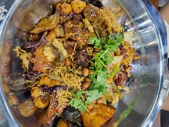 -愉肴麻辣香锅(中山路店)