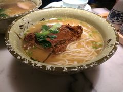 红烧大排面（25元）-京城小江南·北京烤鸭·江南土菜·白鱼(中关村店)