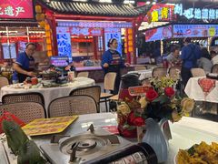 -刘姐啤酒鱼民族演艺餐厅(西街总店)
