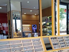 -光明眼镜·蔡司授权(徐泾店)