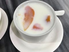 牛奶炖木瓜-黄师奶甜品店