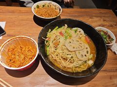 -万记麻辣烫国展总店