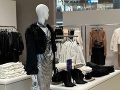 -URBAN REVIVO(七宝领展广场店)