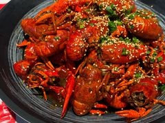 -肥肥虾庄·金牌油焖大虾(汉街SKP店)