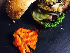 -HIGH FIVE哈福手工汉堡(桂林路店)