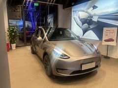 -TESLA 特斯拉(上海太古汇体验店)
