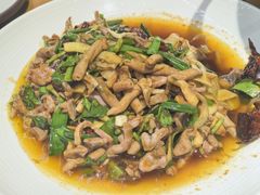 -老滇山寨•云南特色菜•地方菜•民族风情歌舞表演(金碧店)