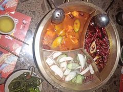 奔驰锅-小龙坎火锅(东汇城店)