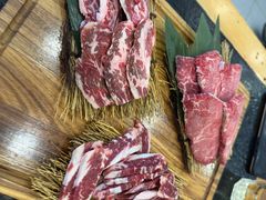 -臻牛烤肉