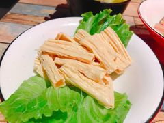 -虾弄弄海派小龙虾·牛羊蝎子火锅