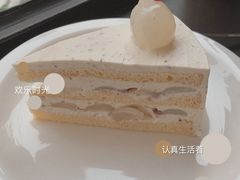 玫瑰荔枝奶油蛋糕-black rainbow coffee