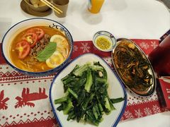 -刘姐啤酒鱼民族演艺餐厅(西街总店)