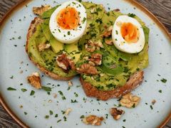 牛油果煮蛋吐司-RAC BAR(安福路店)