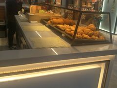 面包甜点陈列柜-西树泡芙(湖滨银泰in77B区店)