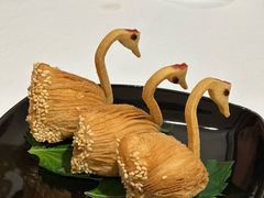 鲍鱼天鹅酥-白天鹅宾馆-玉堂春暖餐厅