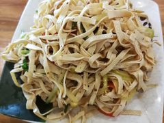 凉拌豆腐皮-舜玉老孙家鲜炒大盘鸡(土屋路店)
