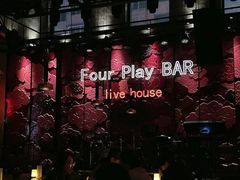 -FOUR PLAY BAR