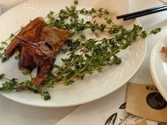 秘制脆皮乳鸽-避风塘·金牌店·夜宵(金玉兰店)