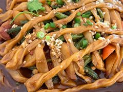 排骨豆角焖卷子-遇见小院—虹鳟鱼•农家菜(怀柔店)