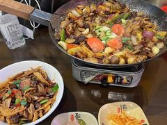 -富正毅三下锅·湘西韵味(天门山索道店)