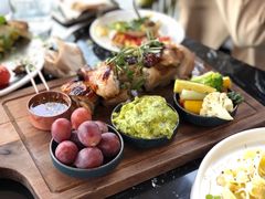 秘制农场烤全鸡豪华早午餐-The Rug Cafe(王府中环店)