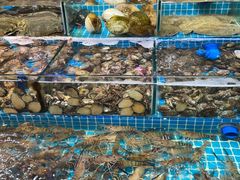 -渔人湾码头海鲜市场负二楼